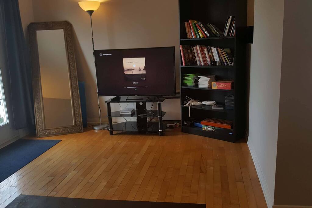 TV, xbox, and books to read.