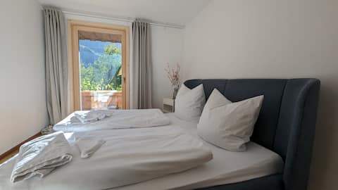 Idyllic Mountain Chalet in Secluded Spot - 9 Pers.