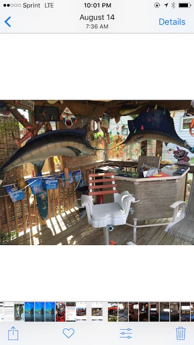 Tiki bar