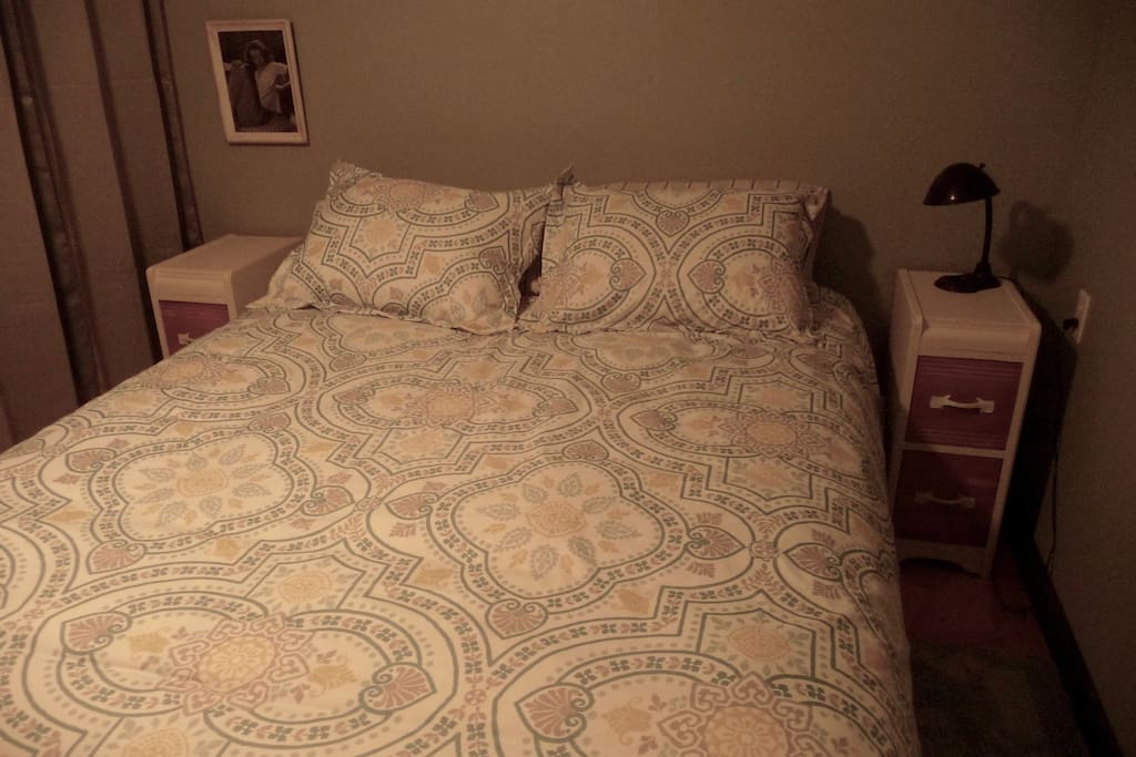 Queen size bed