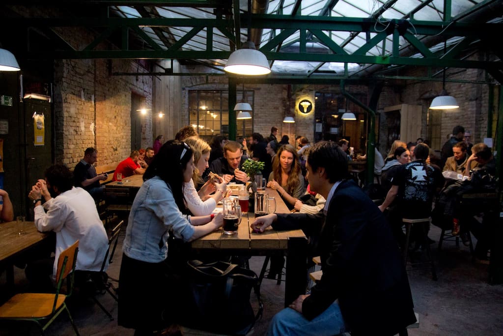 Move into a gastro-garden! This is the garden of Élesztő Craft Beer Bar.