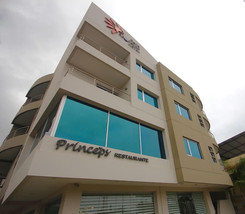 Fachada Hotel Perla Spondylus