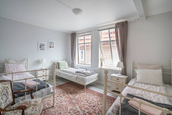 Private room in city center