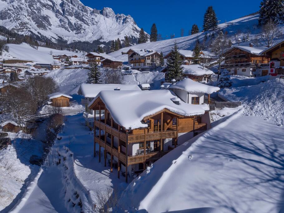 11794737 e0c4 476d b575 984ec2f4d37a