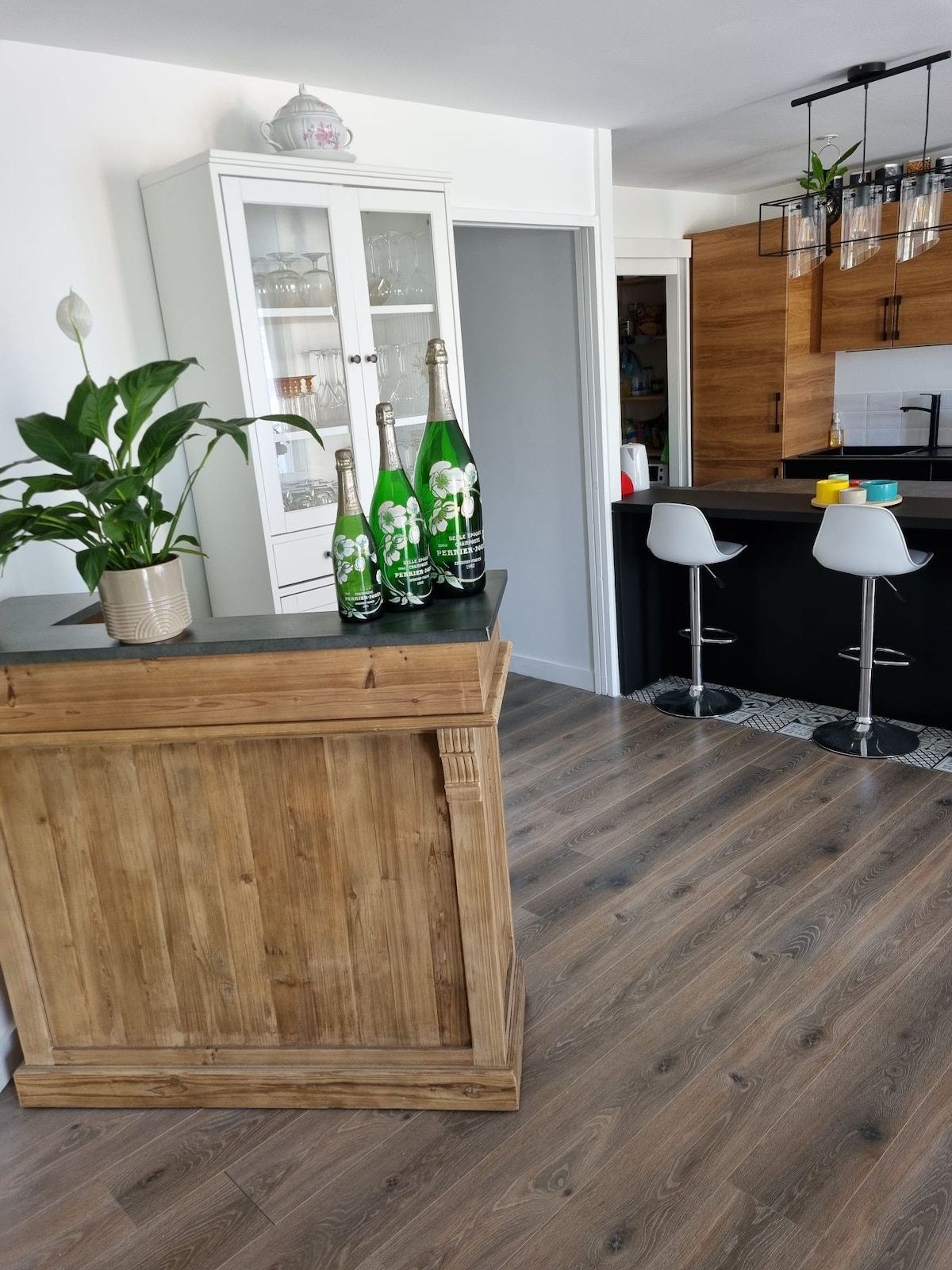 Propriété Airbnb réussie: Cozy house with hot tub. à Poitiers