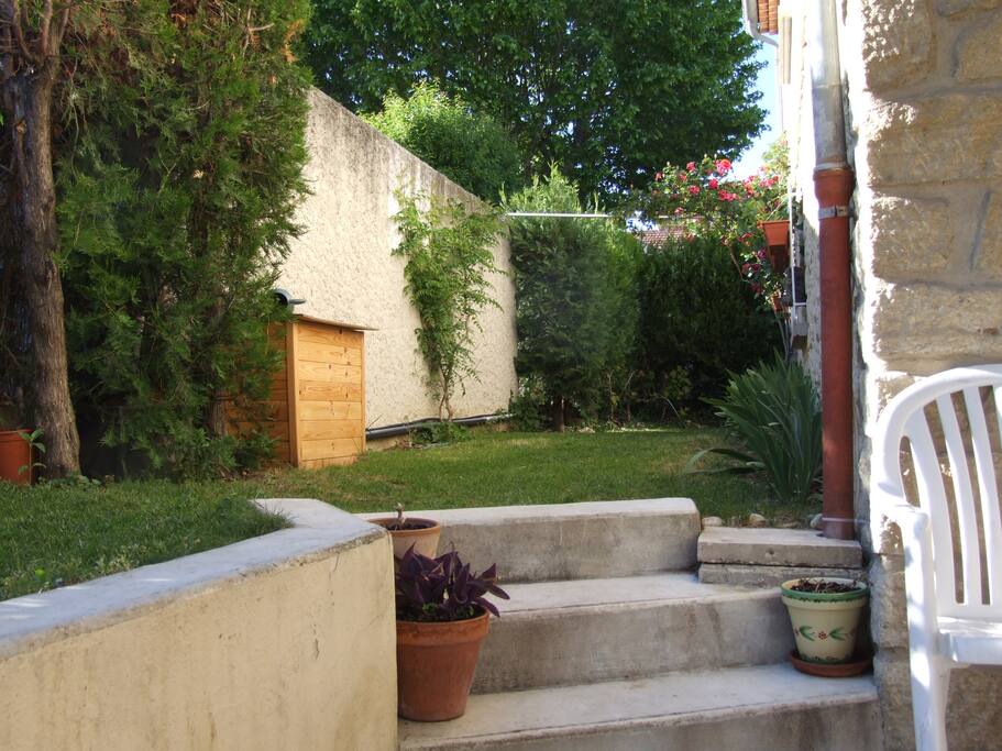 Jardin côté entrée