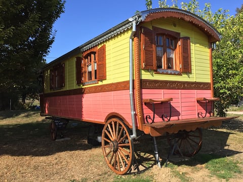 Roulotte de la Gandoue – Farm camping