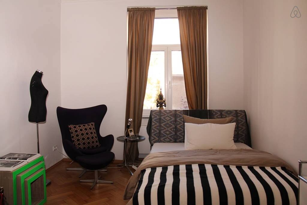 "room2"
or room1 depanding which date
