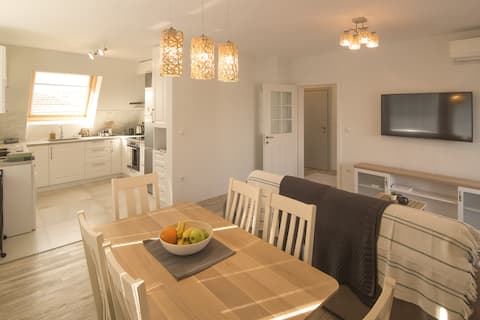 Top Airbnb: TOP FLOOR HOME - Plovdiv City Centre - 80m² in Пловдив
