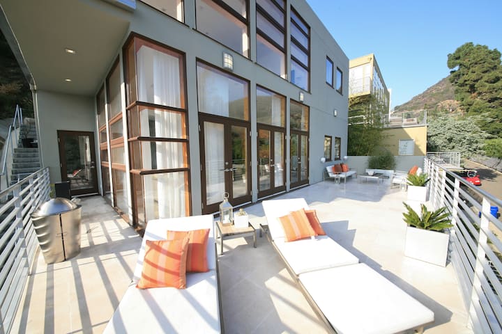 Amazing Hollywood Hills Home