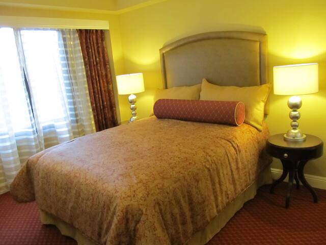 2bdm2bth Condo G Jockey Club Strip Front/ Bellagio gallery image 4