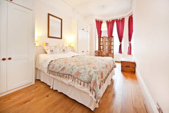 Luxury Kensington, London apartment, free Wi-Fi