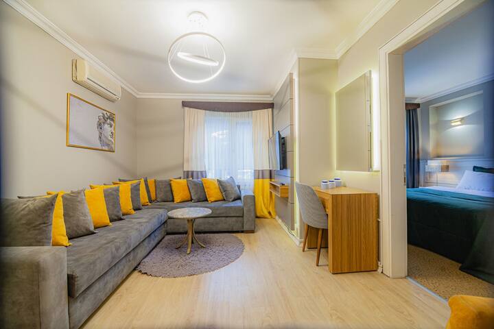 Elegant Apartment With Two-Bedroom 2+2