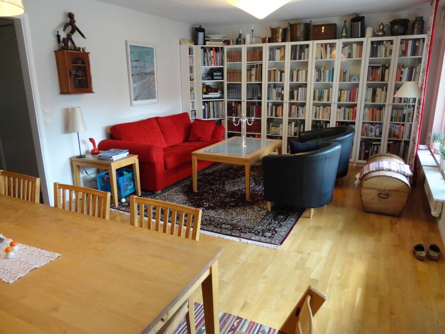 Vardagsrum. Soffan är en bäddsoffa för 1-2 personer.