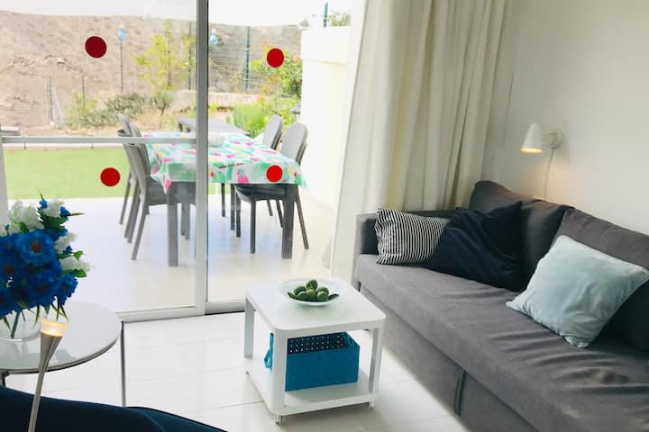 Spálňa č.2. Rozkladacia pohovka pre 2 osoby, prístup na terasu.