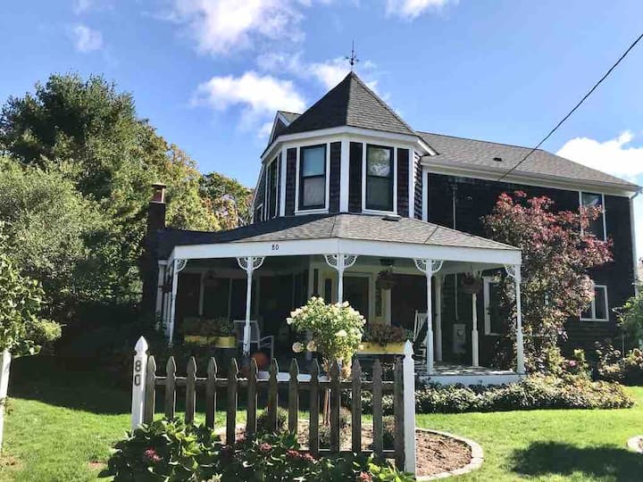 Victorian Style Osterville Summer House - Barnstable, MA