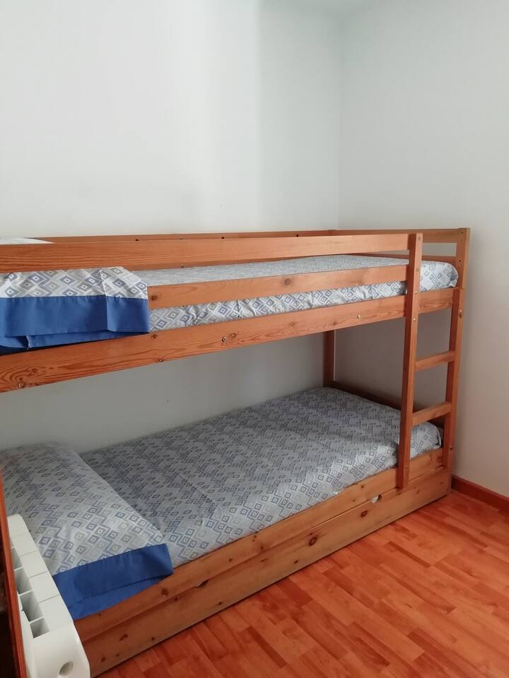 Schlafzimmer 1