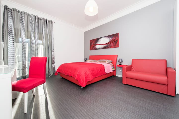 St Peter-Big apart in front of Dome gallery image 2