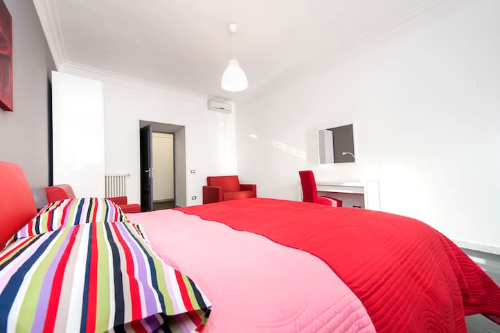 St Peter-Big apart in front of Dome gallery image 4