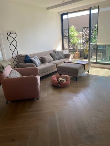 Spacious 2 bed apartment, great location gallery image 5