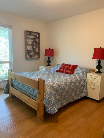 Luxurious Contemporary-Style Home! 5 miles to SFO gallery image 5