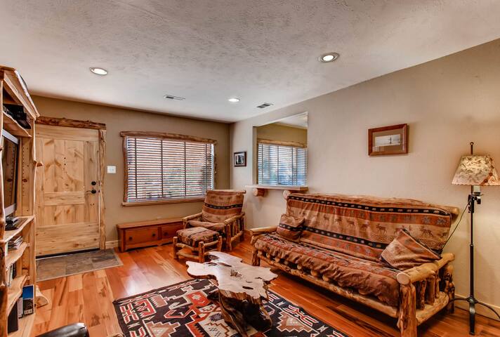 CHARMING LODGE 2 BR/Denver, 10 min from dwn twn gallery image 5