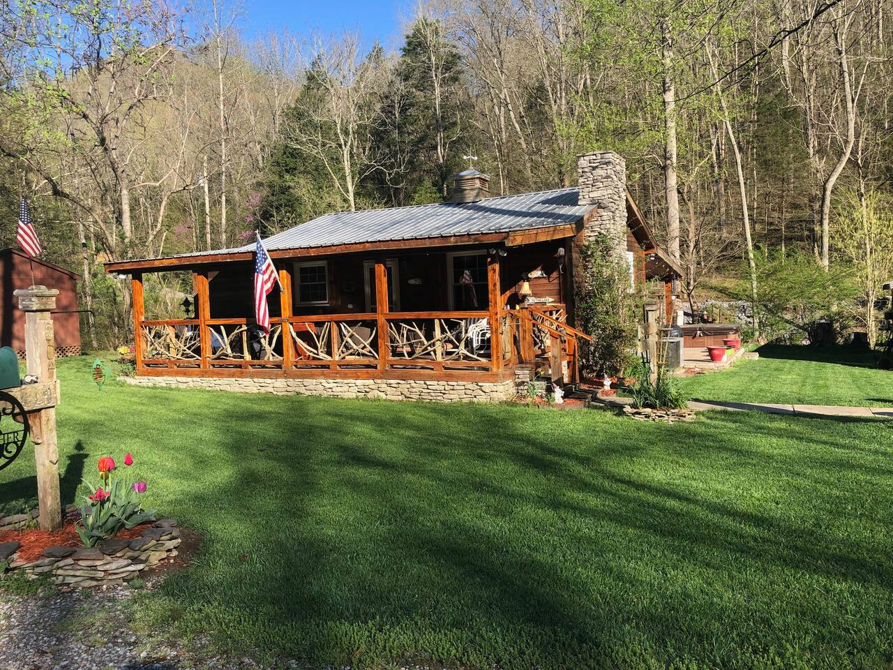 Wooden Heart Retreat At Center Hill Lake Cabins For Rent In