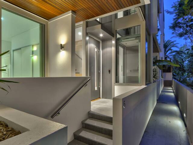 SANDS TOWN HOME gallery image 2