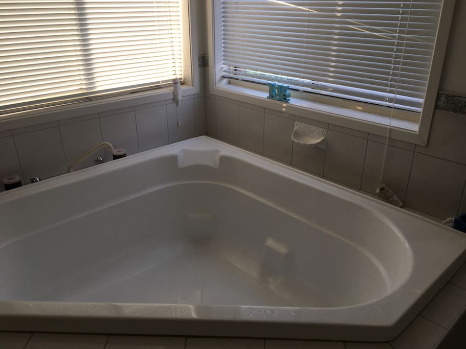 Large bath in Main Bedroom's walk-in bathroom