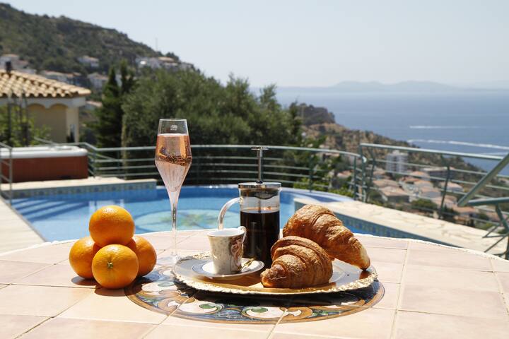 Villa Victoria, with beautiful panoramic views gallery image 4