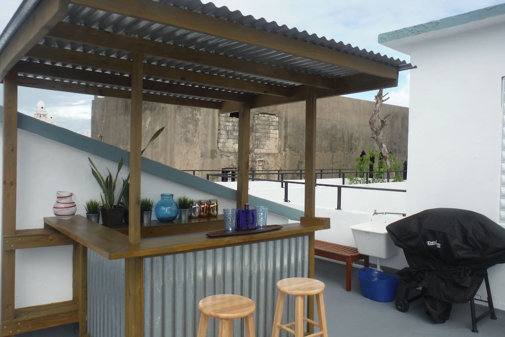 Our 'Hurricane Bar' is a great place to hang out and chill after a day of exploring San Juan!The bar also doubles as an outdoor kitchen with gas BBQ grill, utility sink and lots of prep area.