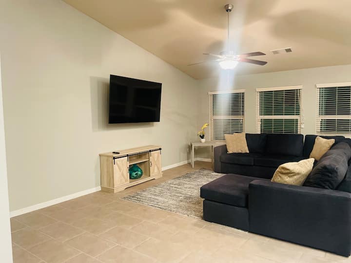 Silver Oaks Retreat In Desirable Nw Hanford - Hanford, CA