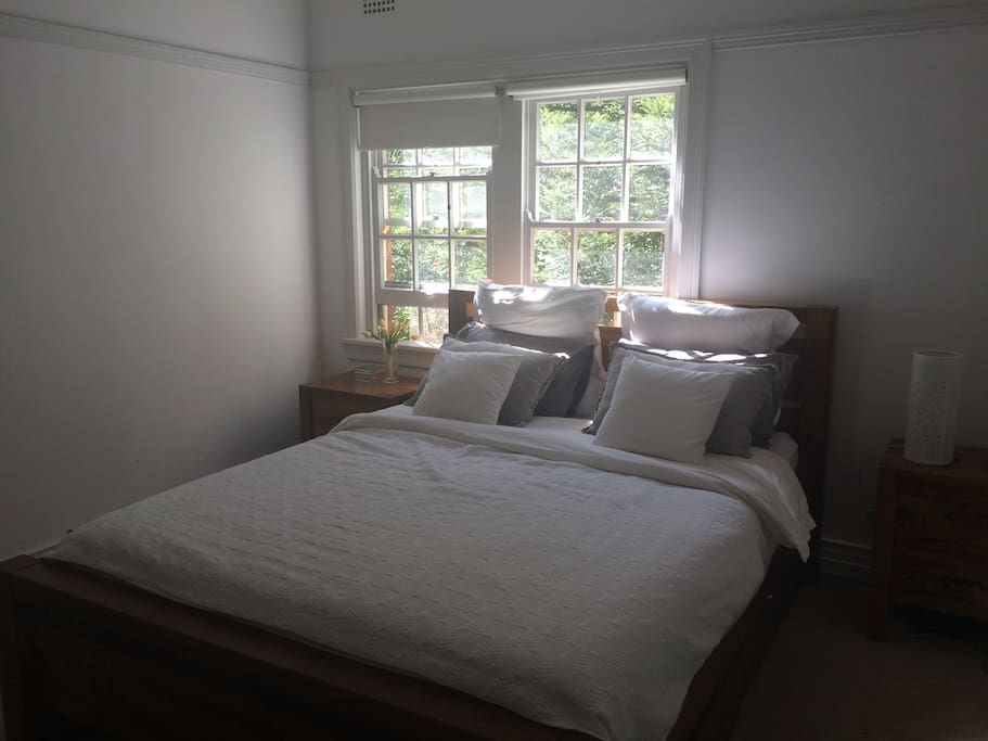 Large queen bedroom