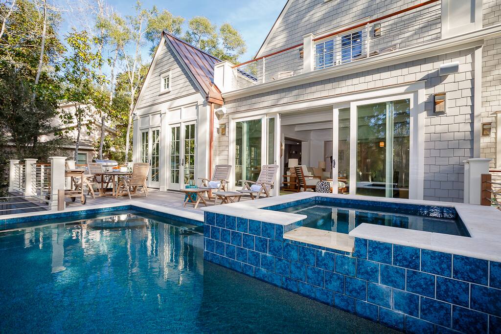 Jacuzzi,Tub,Building,Chair,Furniture