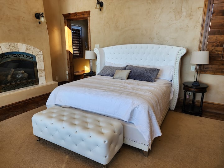Habitación principal con cama tamaño king 