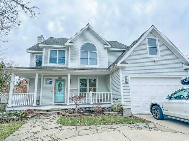 Island Escape with Salt Water Pool gallery image 4