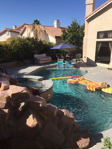 Private home:heated pool:F-1 welcome gallery image 3