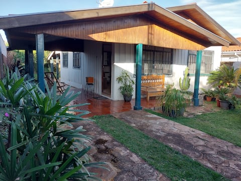 House near unesp, accommodates 6 people