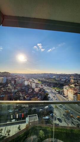 Modern 2Bed Condo in an Ultra Luxurious Building gallery image 5