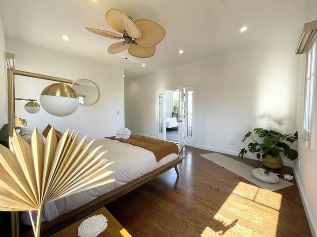 Stunning Craftsman Private Home in Jefferson Park! gallery image 5