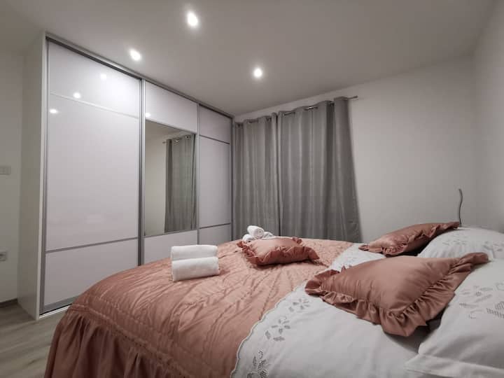 საძინებელი 1