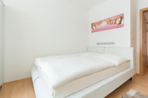 Popular Airbnb listing: Apartment Zur Leutra in Jena