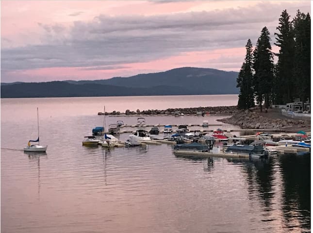 Lake Almanor Lakefront Cabin For Rent Cabins For Rent In Lake