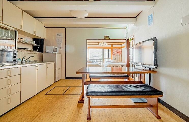 2 Rooms/whole rental/ueno/3 mins fr sta/6pax gallery image 4