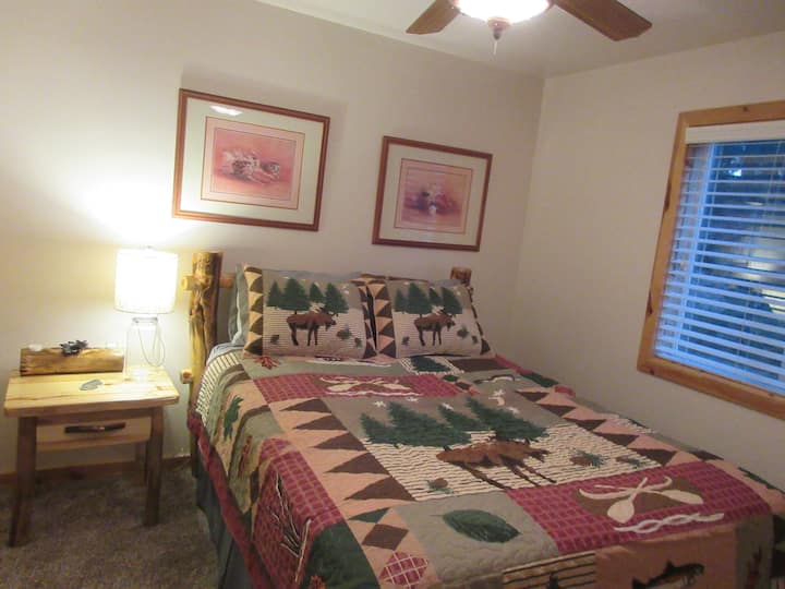 dormitorio queen en el nivel principal 