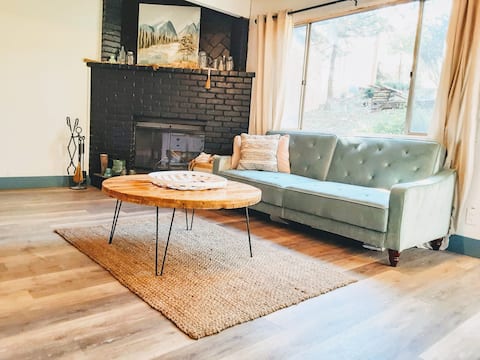 Renovated Private Mountain Home