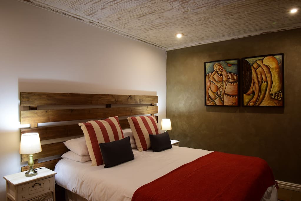 Bedroom 3 with sea views.