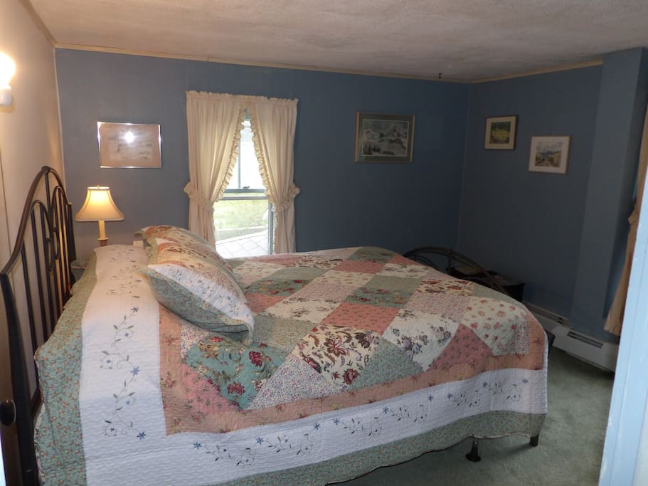 Queen Bed Room South-West