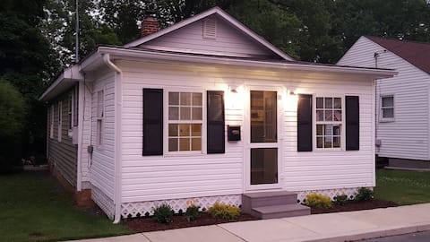 Cottage Just Off North East's Main Street