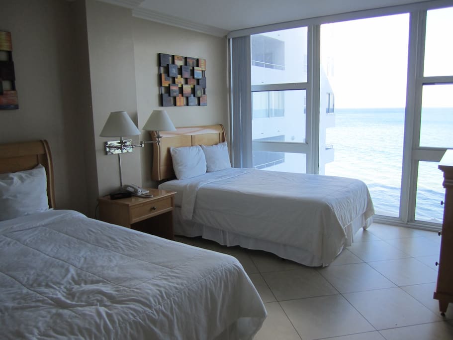 Bedroom/ Direct Ocean View